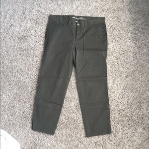 Gap khaki capris